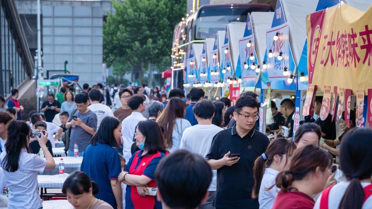 喜迎67周年司庆系列报道③百大合家福打造本土零售